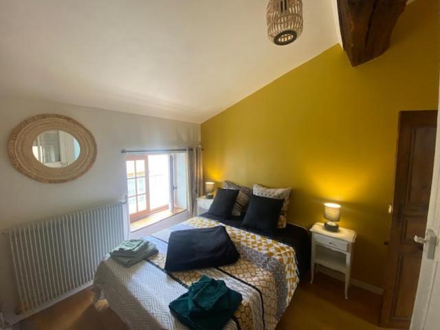Apartmán La Mansarde De L Abbaye Cluny Exteriér fotografie
