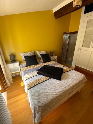Apartmán La Mansarde De L Abbaye Cluny Exteriér fotografie